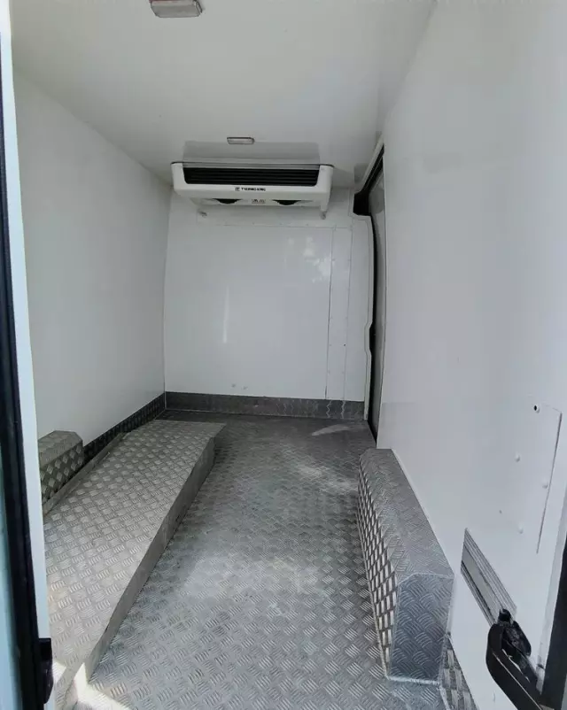 RENAULT Master 2,3 dCi L2H2 Chłodnia Thermo King 