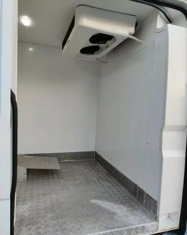 RENAULT Master 2,3 dCi L2H2 Chłodnia Thermo King 