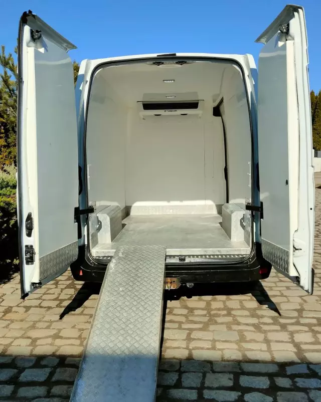 RENAULT Master 2,3 dCi L2H2 Chłodnia Thermo King 