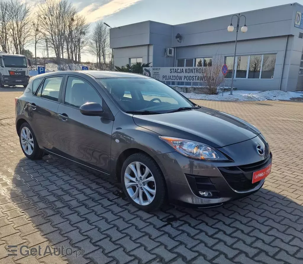 MAZDA 3 