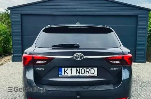 TOYOTA Avensis 