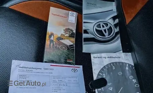 TOYOTA Avensis 