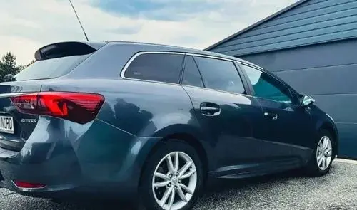 TOYOTA Avensis 