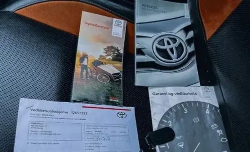 TOYOTA Avensis 