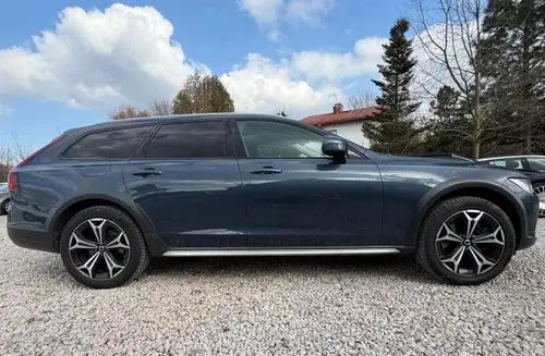 VOLVO V90 Cross Country 