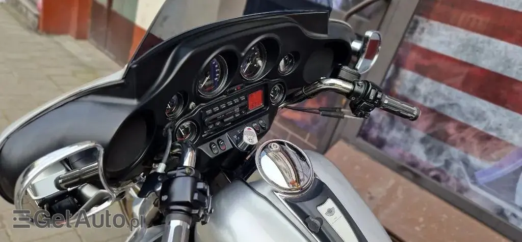 HARLEY-DAVIDSON Touring 