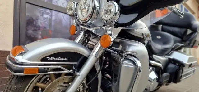 HARLEY-DAVIDSON Touring 