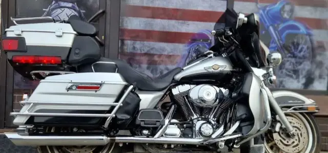 HARLEY-DAVIDSON Touring 