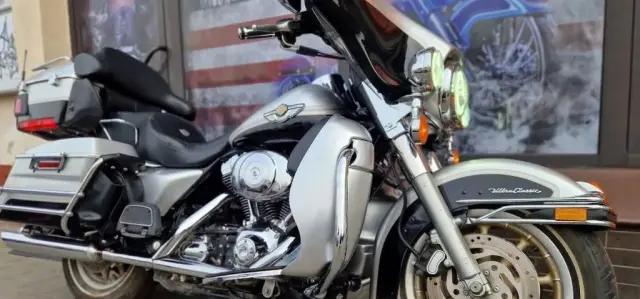 HARLEY-DAVIDSON Touring 