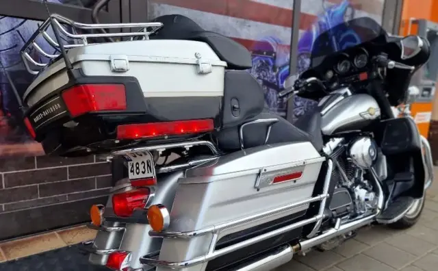 HARLEY-DAVIDSON Touring 