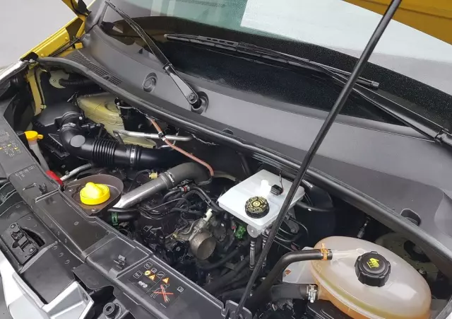 RENAULT MASTER KONTENER 8EP 4,21x2,23x2,22 KLIMA MANUAL KRAJOWY 6-BIEGÓW 