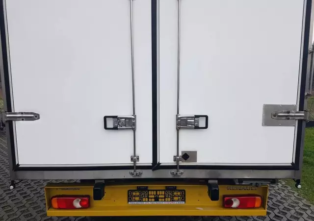 RENAULT MASTER KONTENER 8EP 4,21x2,23x2,22 KLIMA MANUAL KRAJOWY 6-BIEGÓW 