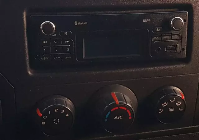 RENAULT MASTER KONTENER 8EP 4,21x2,23x2,22 KLIMA MANUAL KRAJOWY 6-BIEGÓW 