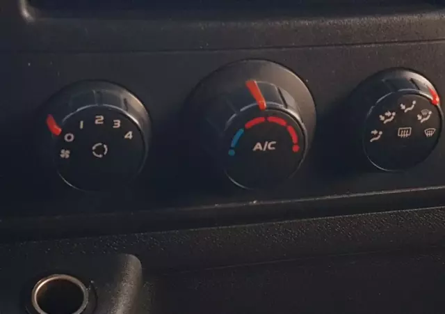 RENAULT MASTER KONTENER 8EP 4,21x2,23x2,22 KLIMA MANUAL KRAJOWY 6-BIEGÓW 