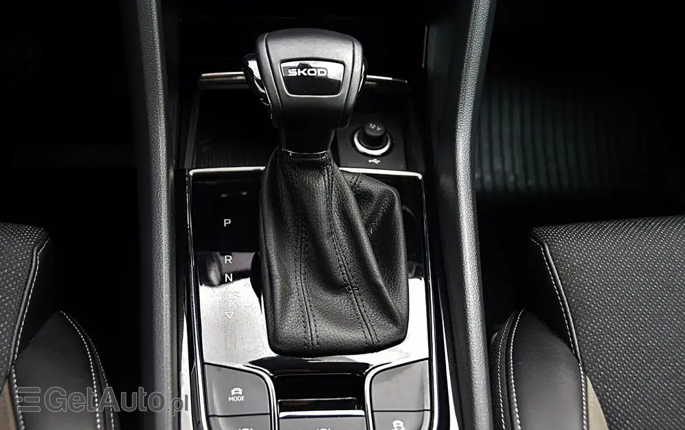 SKODA Karoq 1.5 TSI ACT Selection DSG