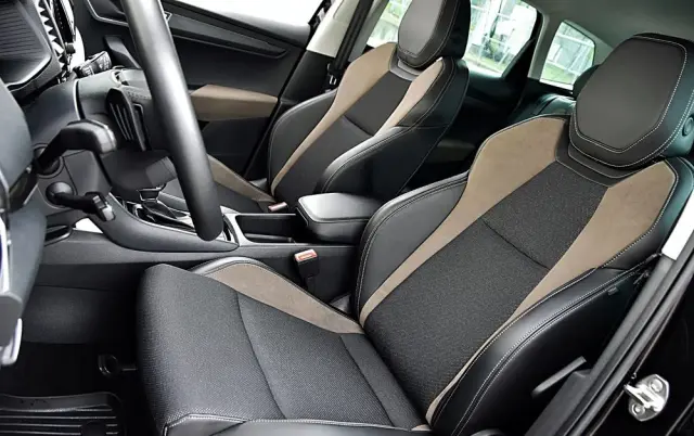 SKODA Karoq 1.5 TSI ACT Selection DSG