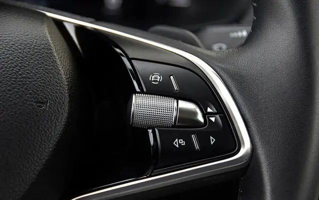 SKODA Karoq 1.5 TSI ACT Selection DSG