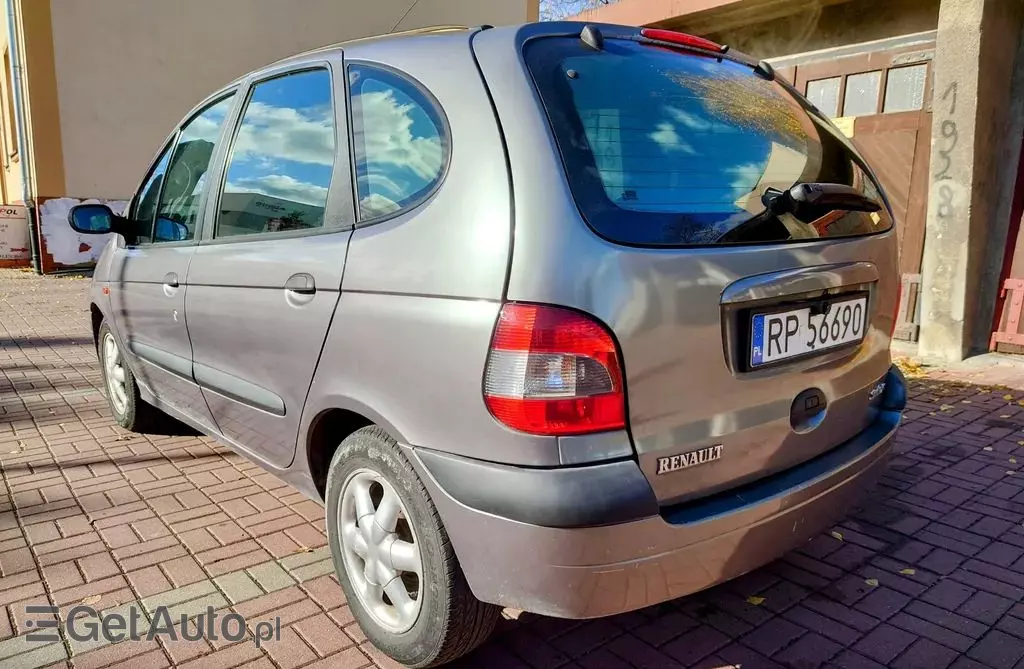 RENAULT Scenic 