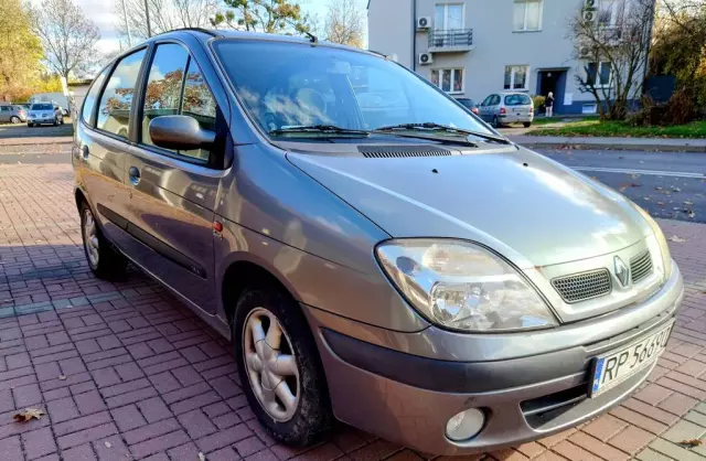 RENAULT Scenic 