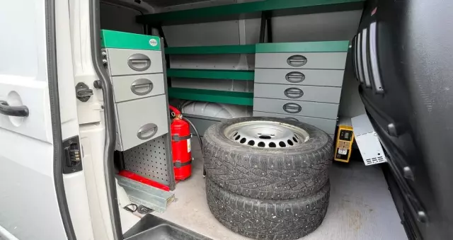 VOLKSWAGEN Transporter 