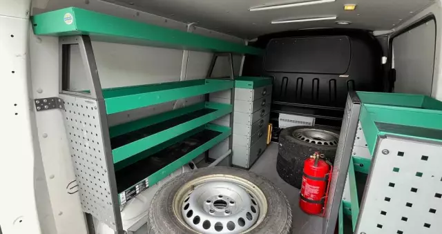 VOLKSWAGEN Transporter 