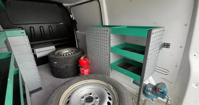 VOLKSWAGEN Transporter 