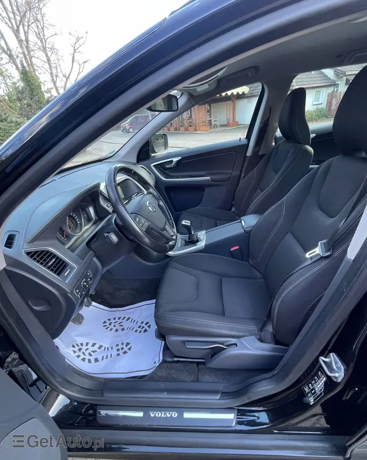 VOLVO XC 60 D3 Momentum