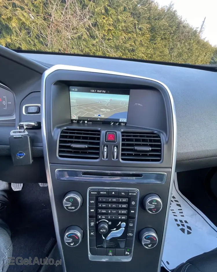 VOLVO XC 60 D3 Momentum