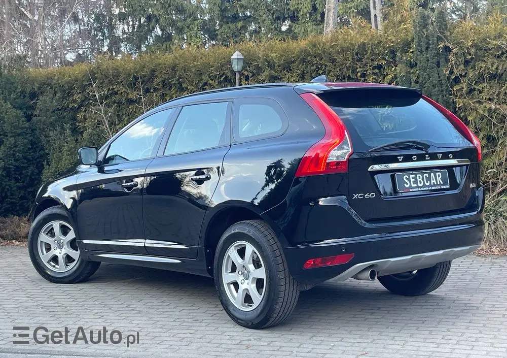 VOLVO XC 60 D3 Momentum