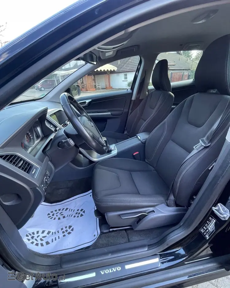 VOLVO XC 60 D3 Momentum