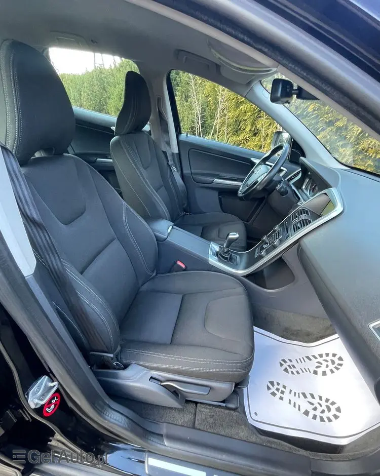 VOLVO XC 60 D3 Momentum