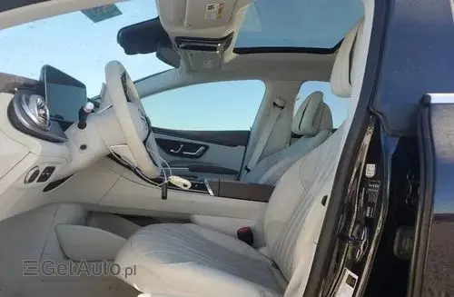 MERCEDES-BENZ EQS 