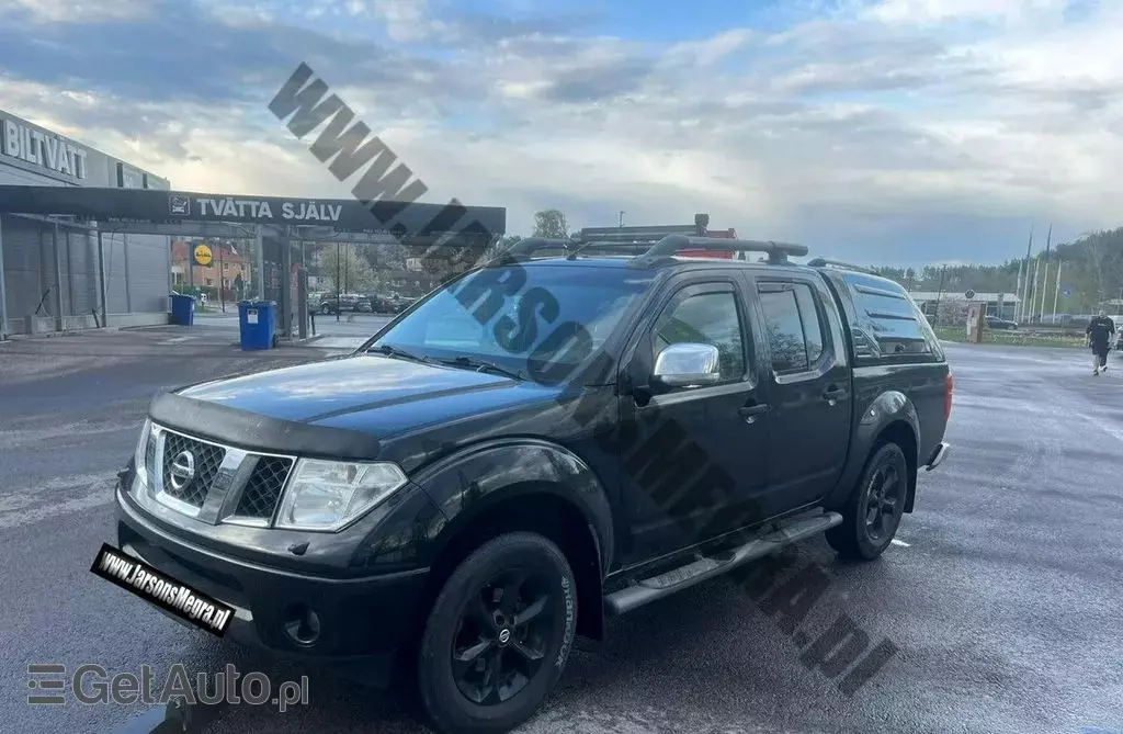 NISSAN Navara 