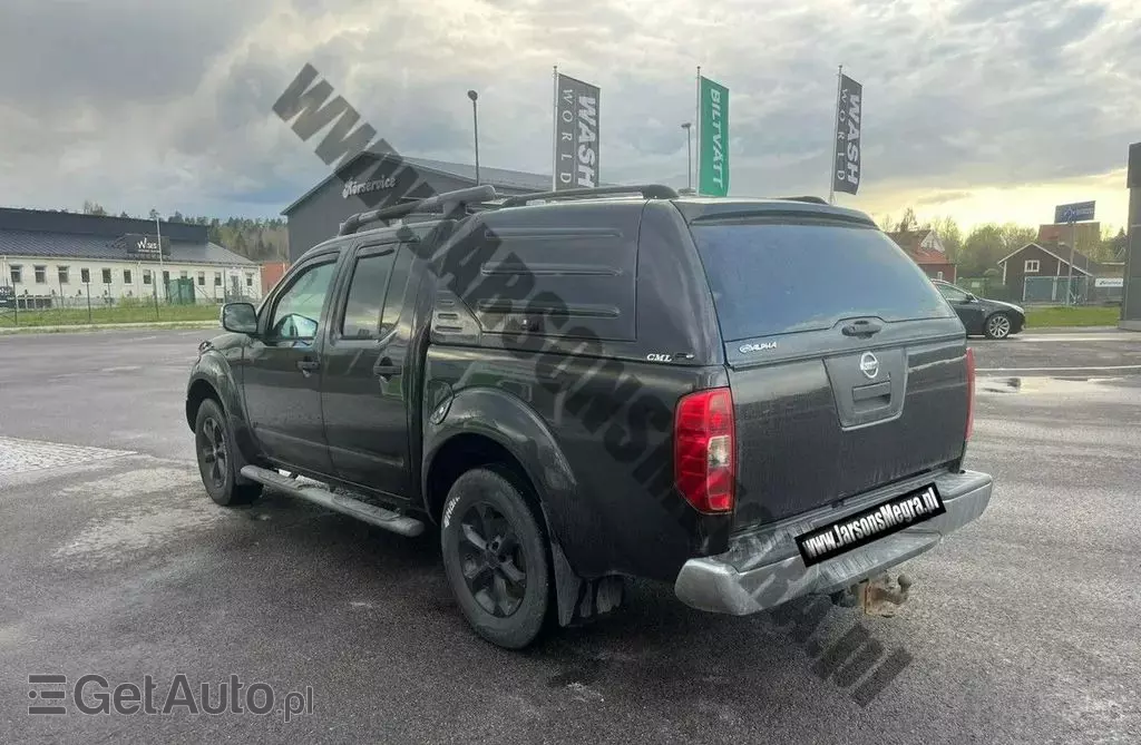 NISSAN Navara 