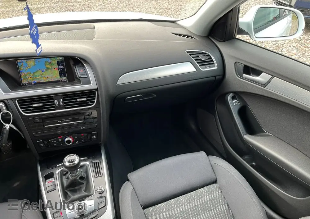 AUDI A4 
