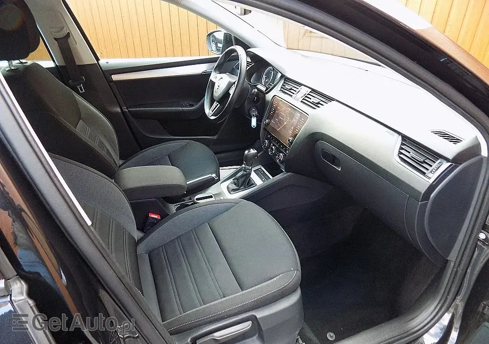 SKODA Octavia 1.5 TSI ACT DSG Soleil