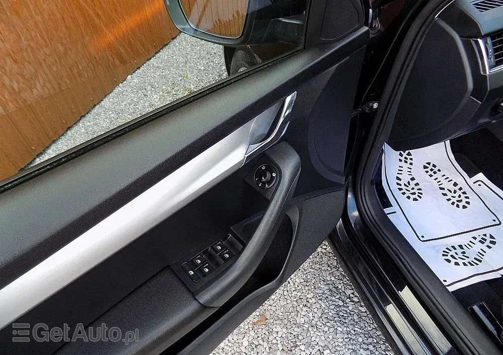 SKODA Octavia 1.5 TSI ACT DSG Soleil