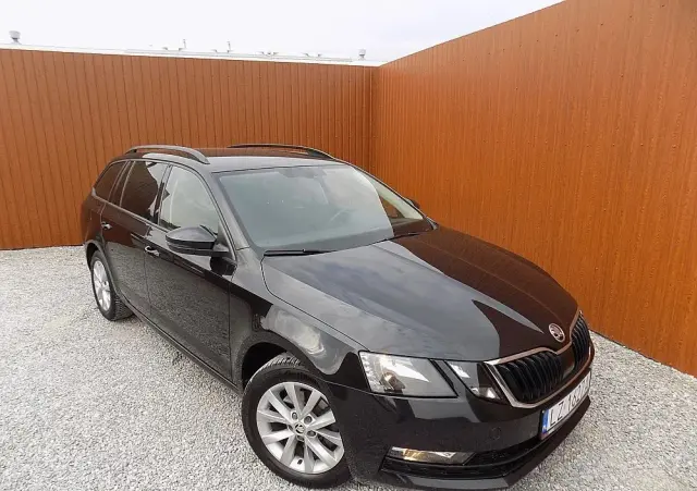 SKODA Octavia 1.5 TSI ACT DSG Soleil
