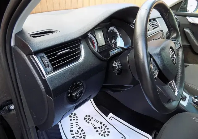 SKODA Octavia 1.5 TSI ACT DSG Soleil