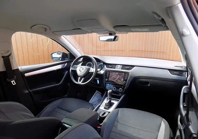 SKODA Octavia 1.5 TSI ACT DSG Soleil