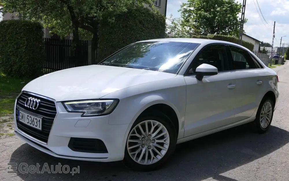 AUDI A3 Limousine 1.6 TDI S tronic design