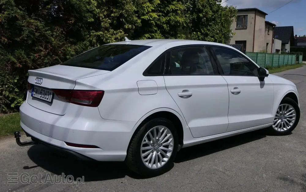 AUDI A3 Limousine 1.6 TDI S tronic design