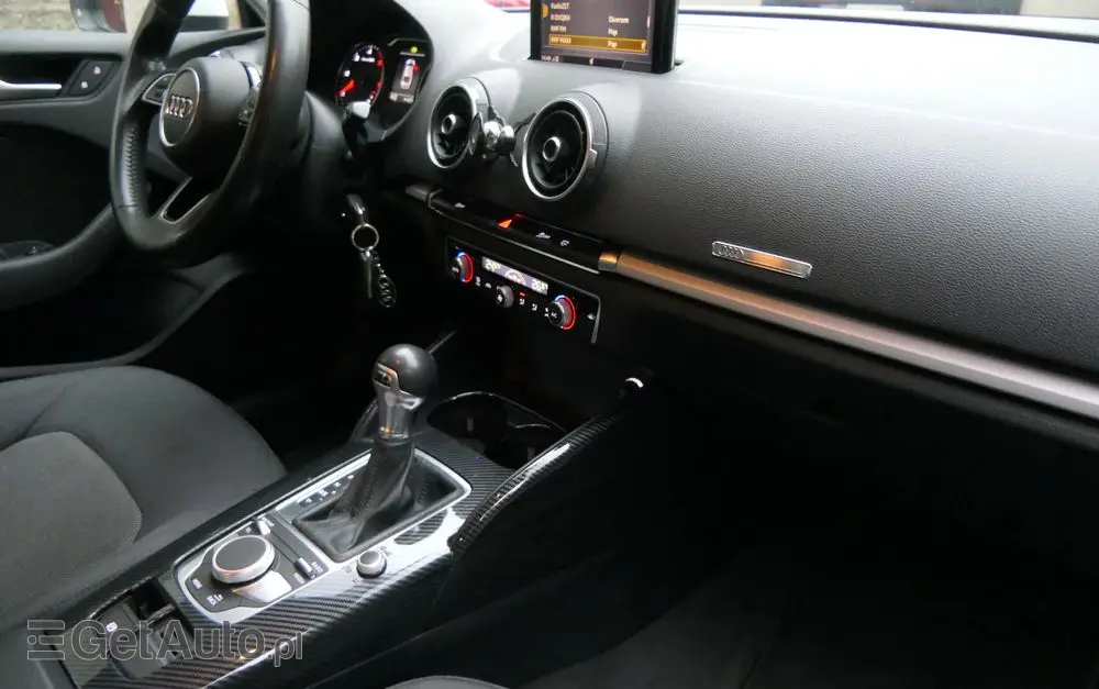 AUDI A3 Limousine 1.6 TDI S tronic design