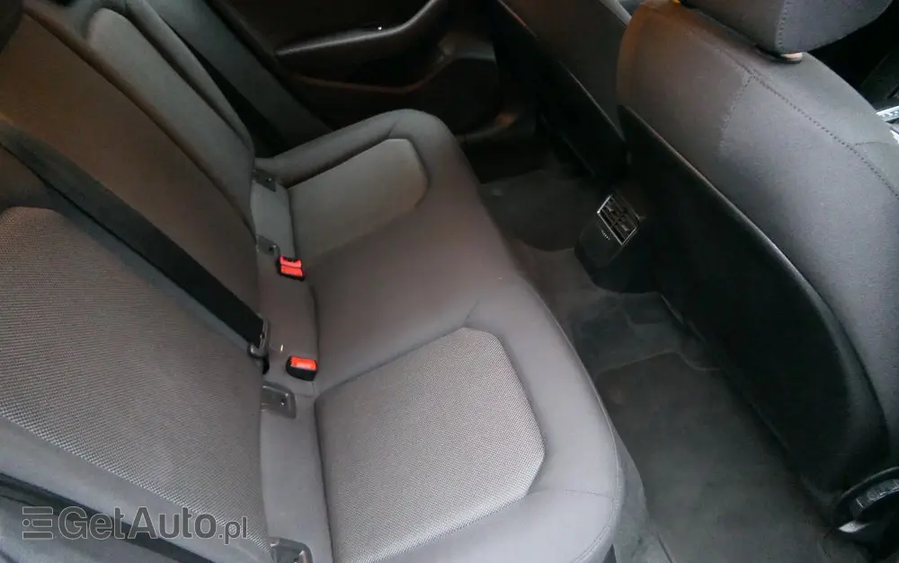 AUDI A3 Limousine 1.6 TDI S tronic design