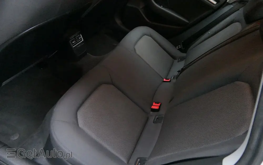 AUDI A3 Limousine 1.6 TDI S tronic design