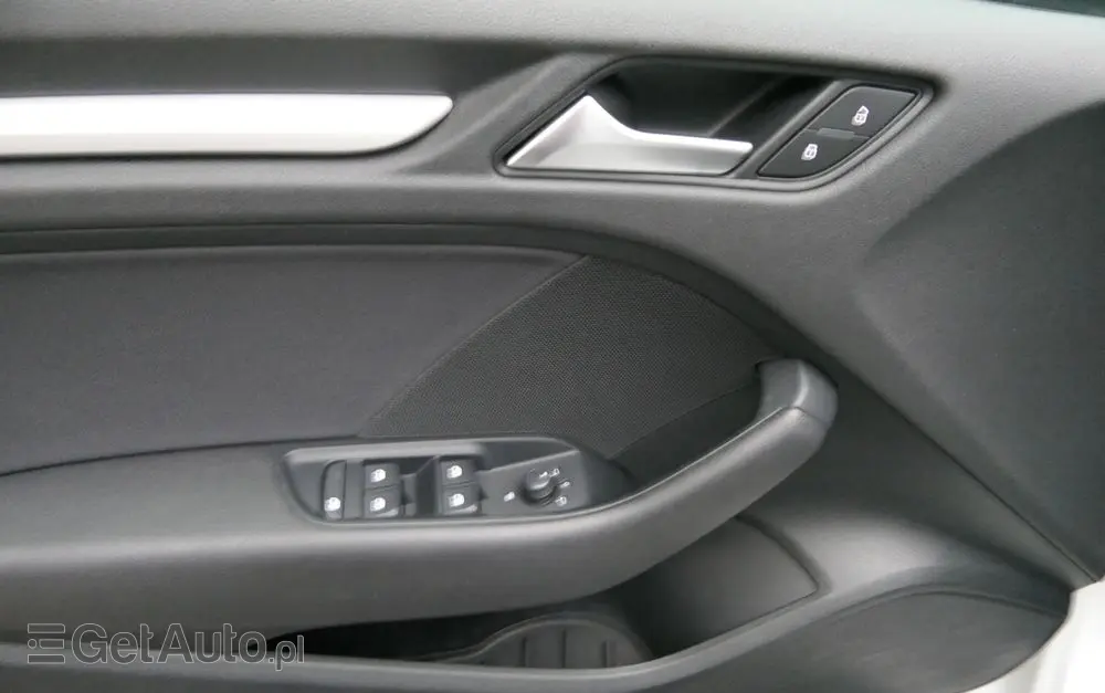 AUDI A3 Limousine 1.6 TDI S tronic design
