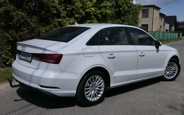 AUDI A3 Limousine 1.6 TDI S tronic design