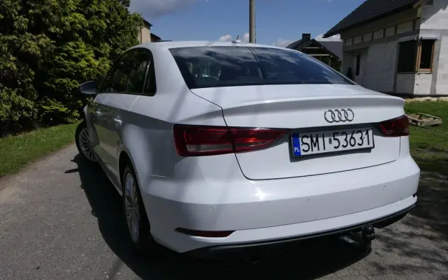 AUDI A3 Limousine 1.6 TDI S tronic design