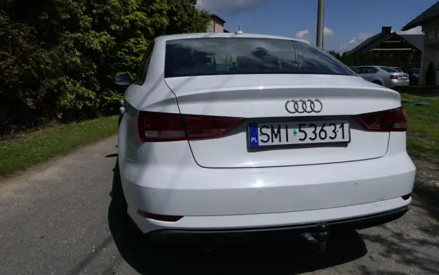 AUDI A3 Limousine 1.6 TDI S tronic design