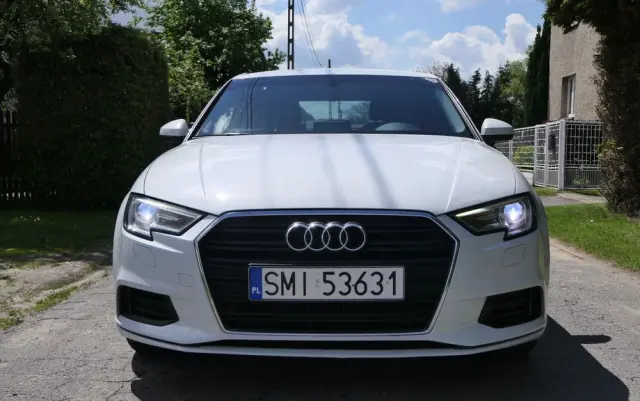 AUDI A3 Limousine 1.6 TDI S tronic design